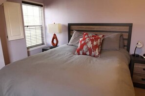 2 habitaciones, escritorio, tabla de planchar con plancha y wifi gratis 