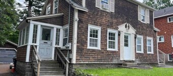 2 Bed Apartment w/Fireplace