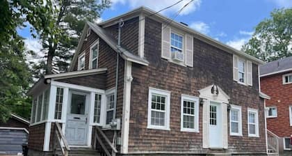 2 Bed Apartment w/Fireplace