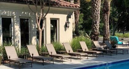 Modern King Suite | Deluxe Living Cali