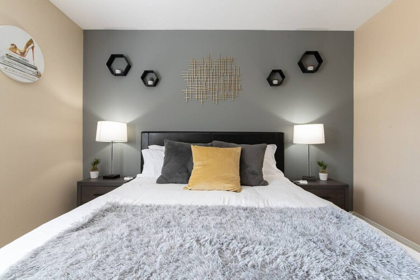 4 bedrooms, desk, iron/ironing board, travel crib