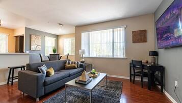 Smart TV, oficina y impresora