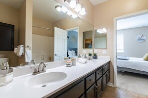 Hair dryer, towels - Saints 2BDRM King Suite | Deluxe Living Cali (Santa Clarita)