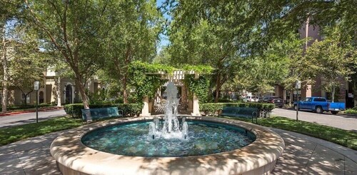 Sky Luxury 2BDRM Suite | Deluxe Living Cali