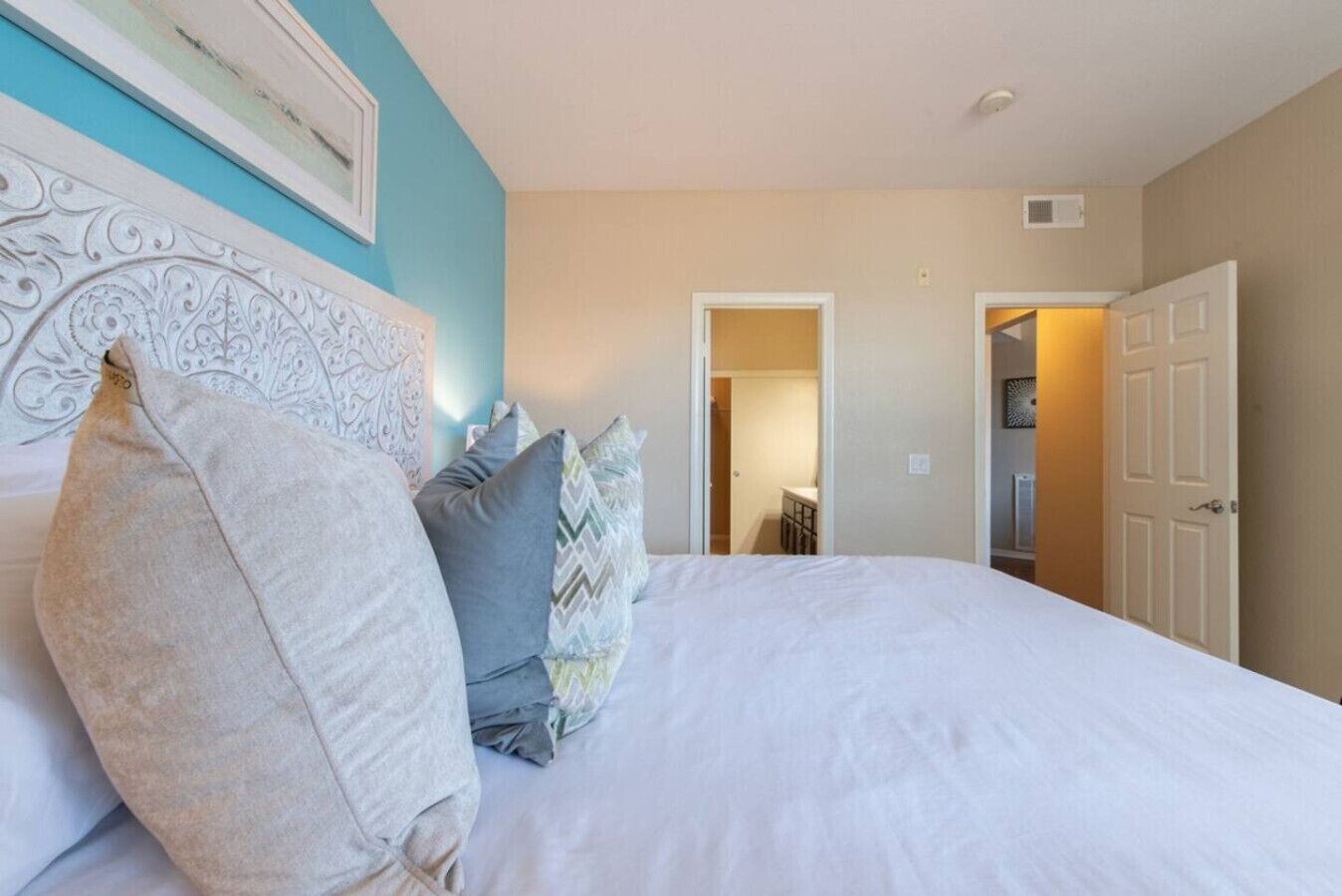 5 bedrooms, iron/ironing board, travel crib, free WiFi