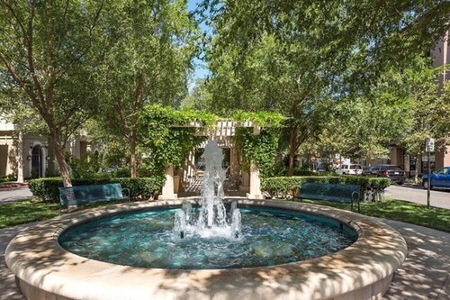 Sky Luxury 2BDRM Suite | Deluxe Living Cali