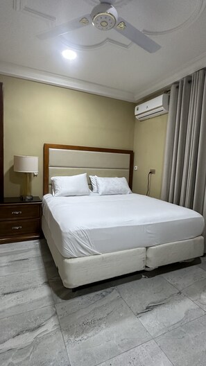 Executive Room | Down comforters, iron/ironing board, free WiFi, bed sheets - ACHIE SUITES (Accra)