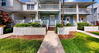 Oceanfront townhouse with a furnished deck, balconies, AC, & washer/dryer