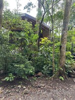 Decoración personalizada, muebles diferentes y wifi gratis 