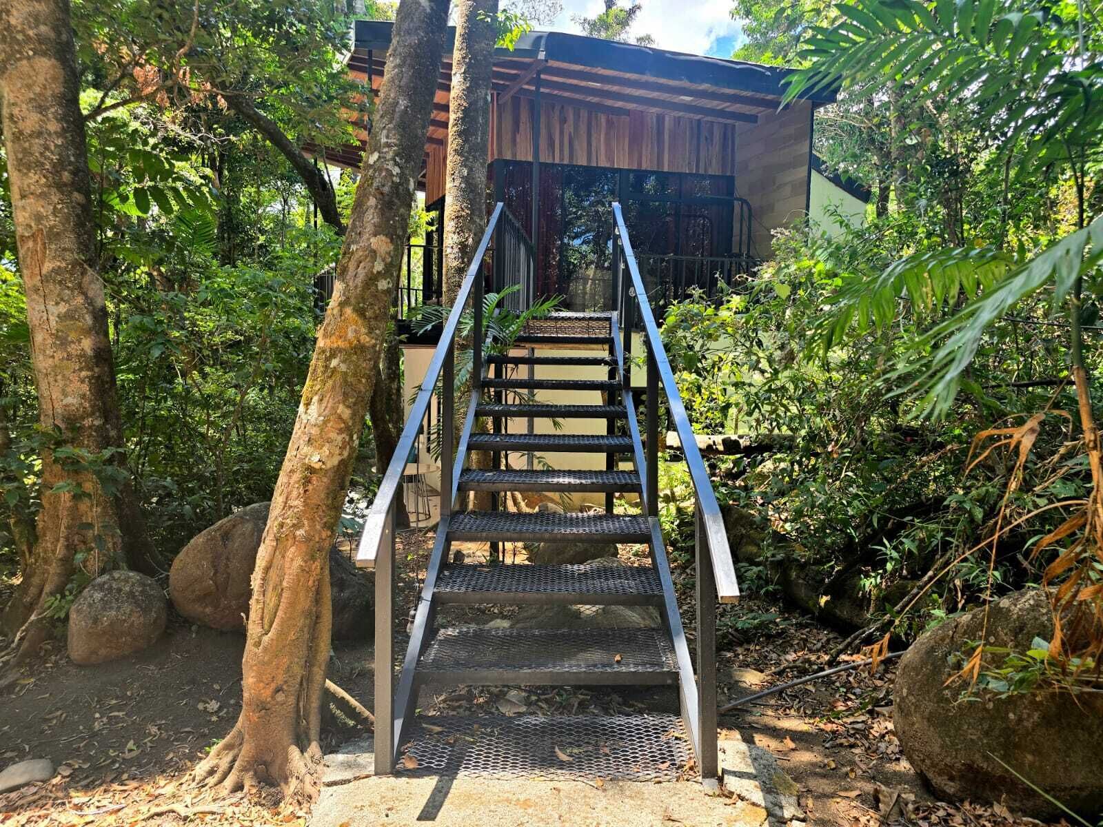 Romantic Tree House | Exterior