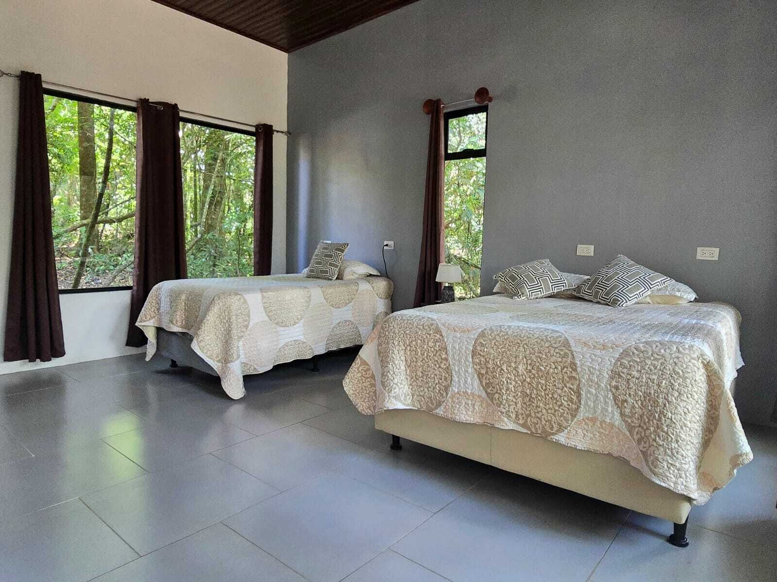 Estudio estándar | Decoración personalizada, muebles diferentes y wifi gratis 