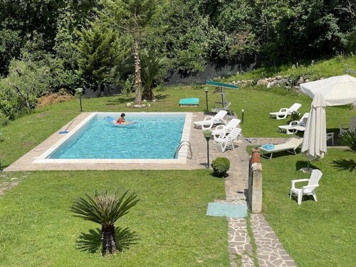 Cozy Country Villa with Pool and Large Outdoor Patio Donna Romina