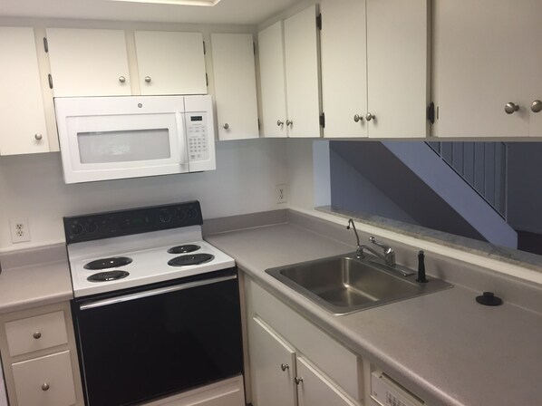 Private kitchen - Provincetown Seasonal Condo (Fort Myers)