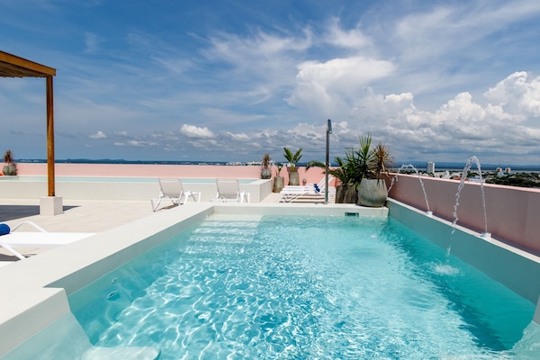 2 piscinas al aire libre