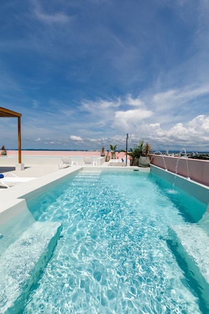 2 piscinas al aire libre