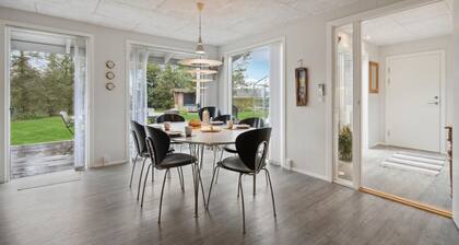 4 bedroom cozy home in Skjern