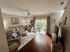 Smart TV, printers - Cozy Island getaway, minutes to the beach. Excellent Location  (St. Simons Island)