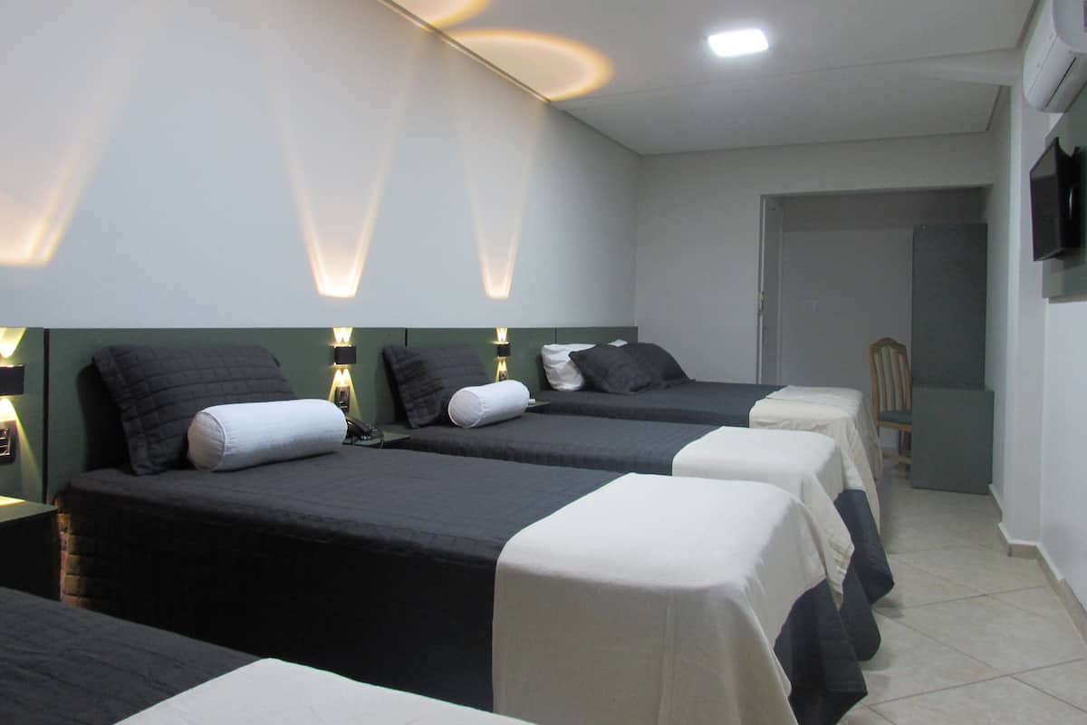 Family Suite | Free WiFi, bed sheets