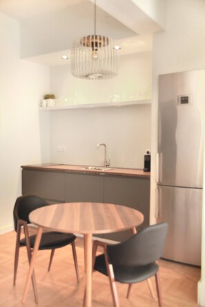 Appartement, 1 slaapkamer, balkon | Woonkamer