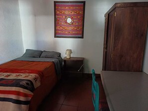 1 bedroom, iron/ironing board, WiFi, bed sheets - Habitacion privada en Casa Familiar. (San Pedro Las Huertas)