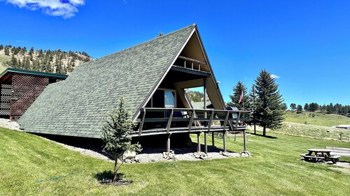 Moose Cabin - Mountain Views, Hear Rushing River, Private, Pet Friendly