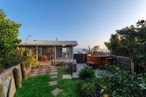 Deluxe House | Terrace/patio - Omiha Oasis (Waiheke Island)