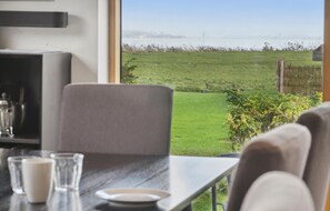 Dining - Cozy home in Stubbekøbing with WiFi (Stubbekøbing)