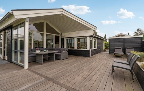 Stunning home in Broager with WiFi