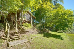 Exterior - Riverfront West Virginia Cabin w/ Screened-In Deck (Buckeye)