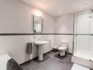 Chaumière | Salle de bain | Séchoir à cheveux