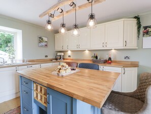 冰箱、洗碗机、电热水壶、厨具/餐具