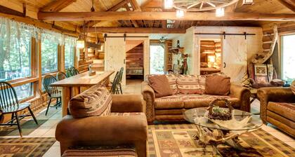Versatile Bass Lake Cabin with Deck!