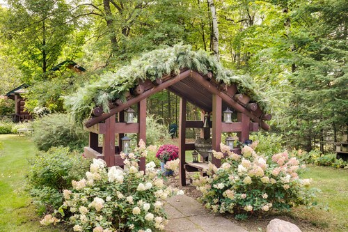 Lakefront Ogema Vacation Rental Cabin w/ Fire Pit!