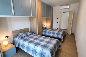 2 bedrooms, WiFi, bed sheets