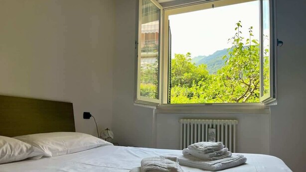 WiFi, bed sheets