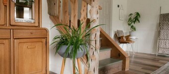 🦙 Lava Yay Frame - Bright High desert Cabin.