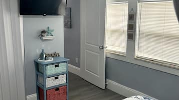 1 bedroom, iron/ironing board, free WiFi, bed sheets