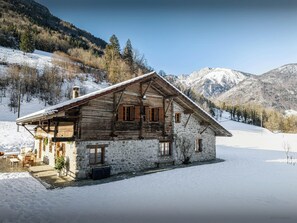 Exterior - La Ferme du Cortet - stone farmhouse with garden and pond - OVO Network (Thônes)