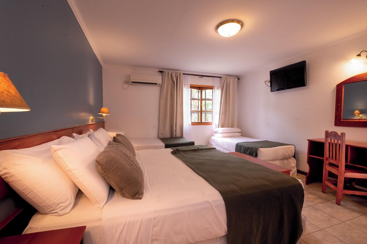 Standard Quadruple Room | Free WiFi, bed sheets
