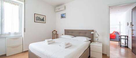 1 bedroom, iron/ironing board, Internet, bed sheets