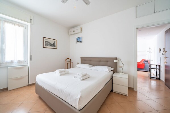 1 bedroom, iron/ironing board, Internet, bed sheets