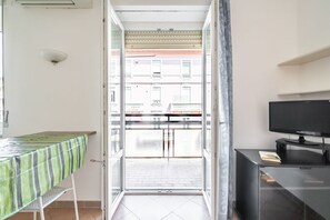 Interior - Milan Cozy Apt x4 - 450 far from Lambrate FS (Milano)