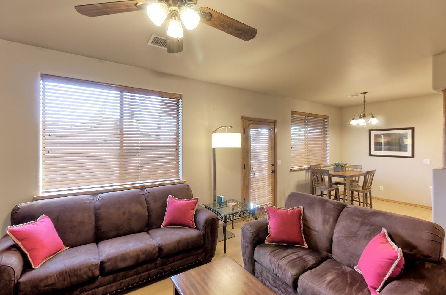 Cozy condo in center of town