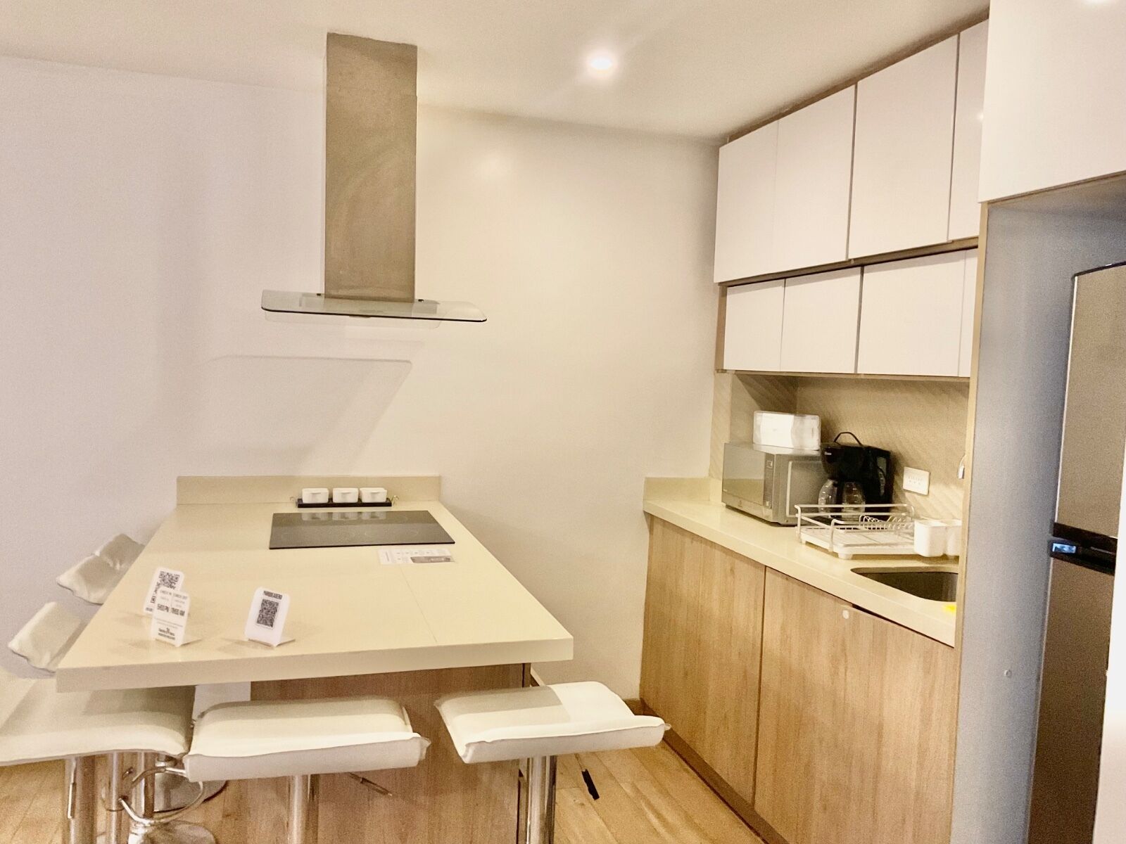 Luxury Apartment, 2 Bedrooms, City View | Private kitchen | Fridge, microwave, stovetop, dishwasher