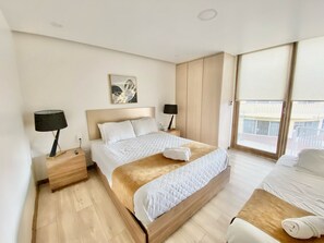 Luxury Apartment | Egyptian cotton sheets, premium bedding, down duvets, desk