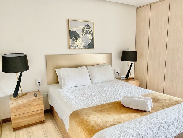 2 dormitoris, llençols de cotó egipci i roba de llit d'alta qualitat 