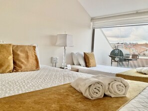 Deluxe Suite | Egyptian cotton sheets, premium bedding, down duvets, desk