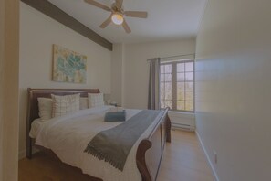 10 bedrooms, iron/ironing board, WiFi, bed sheets - Le Grand Miramont | 34 Guests | Lakeside | Sauna🌲🏞️ (Saint-Adolphe-d'Howard)