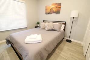 1 bedroom, in-room safe, desk, iron/ironing board - Chic Tiny Brick Home: Remodeled Unit 1
 (El Paso)