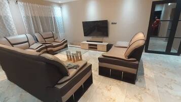 Deluxe Apartment, 2 Bedrooms | Living area
